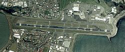 Wellington airport aerial.jpg