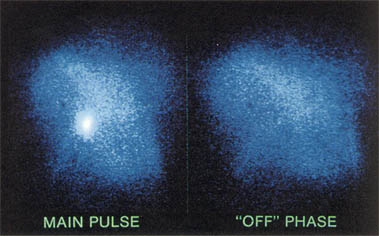 Изображение Крабовидной туманности, полученное EINSTEIN/HRC в два интервала фаз пульсара